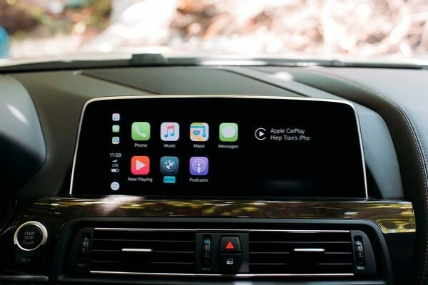 APPLE CARPLAY KHÔNG DÂY