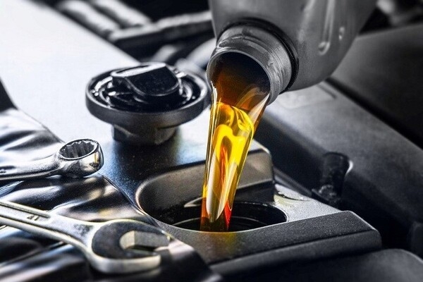 Chi phí thay nhớt xe ô tô hết bao nhiêu tiền?