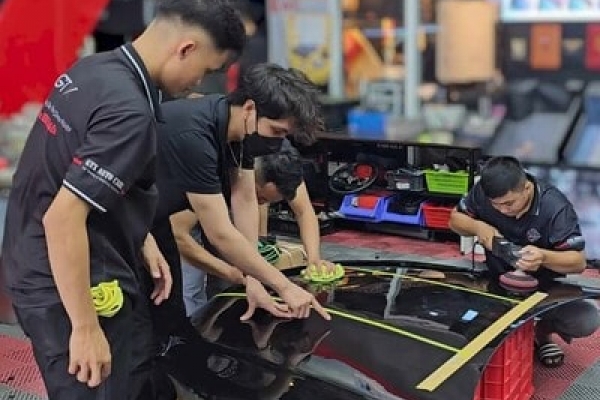 ĐÀO TẠO HỌC VIÊN CHĂM SÓC XE CHUYÊN NGHIỆP