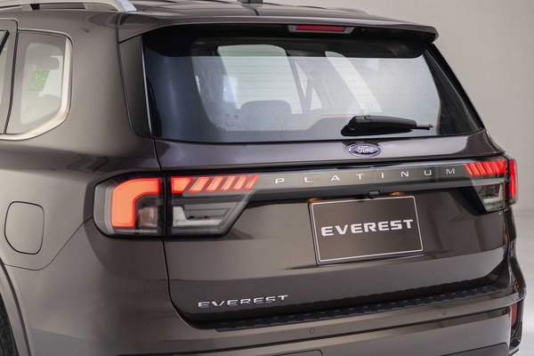 Đèn hậu Ford Everest - Hoàn thiện đuôi xe, nâng tầm đẳng cấp