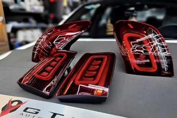 ĐÈN HẬU MERCEDES