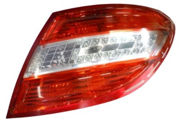 ĐÈN HẬU MERCEDES C200