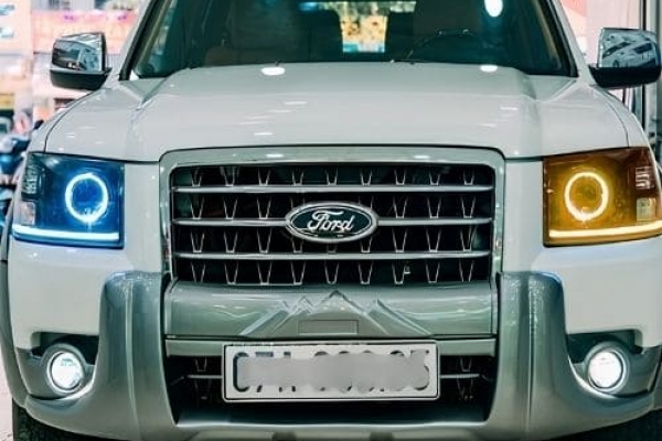 ĐÈN PHA FORD EVEREST