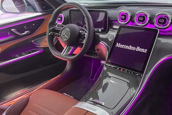 Nội thất xe Mercedes GLC 200 - Gợi ý nâng cấp chính hãng