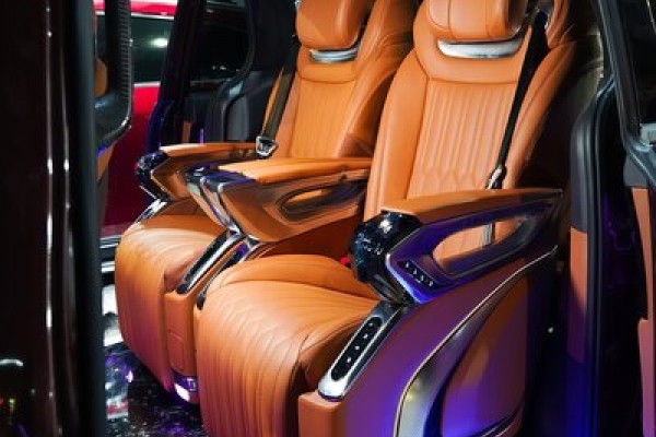 MERCEDES V250 NỘI THẤT LIMOUSINE
