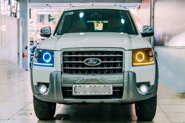 ĐÈN PHA FORD EVEREST