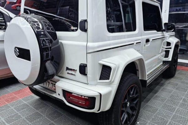 Suzuki Jimny độ body kit G Class