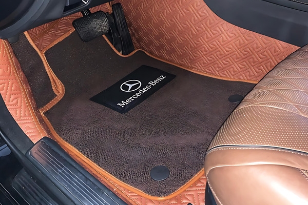 Thảm lót sàn xe Mercedes: Bí quyết luôn giữ nội thất như mới