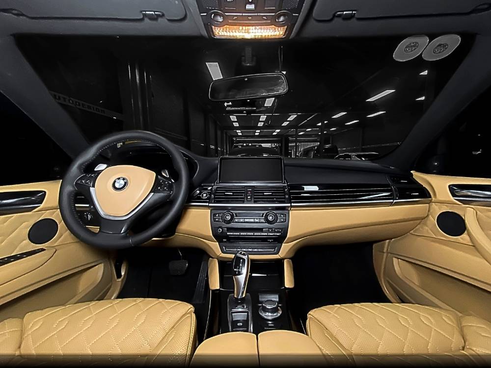 BMW đổi màu nâu sữa