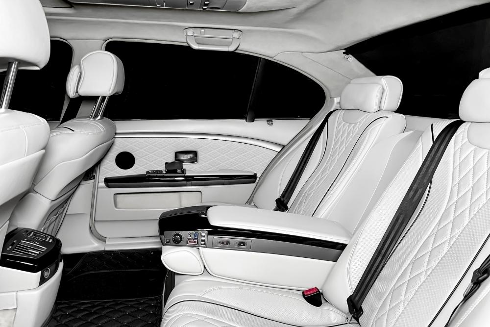 Bọc da ghế và bệ tay bmw