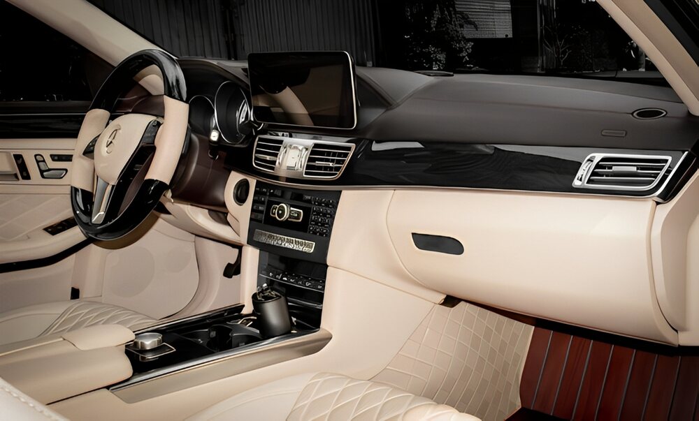 Bọc da taplo xe Mercedes E200 