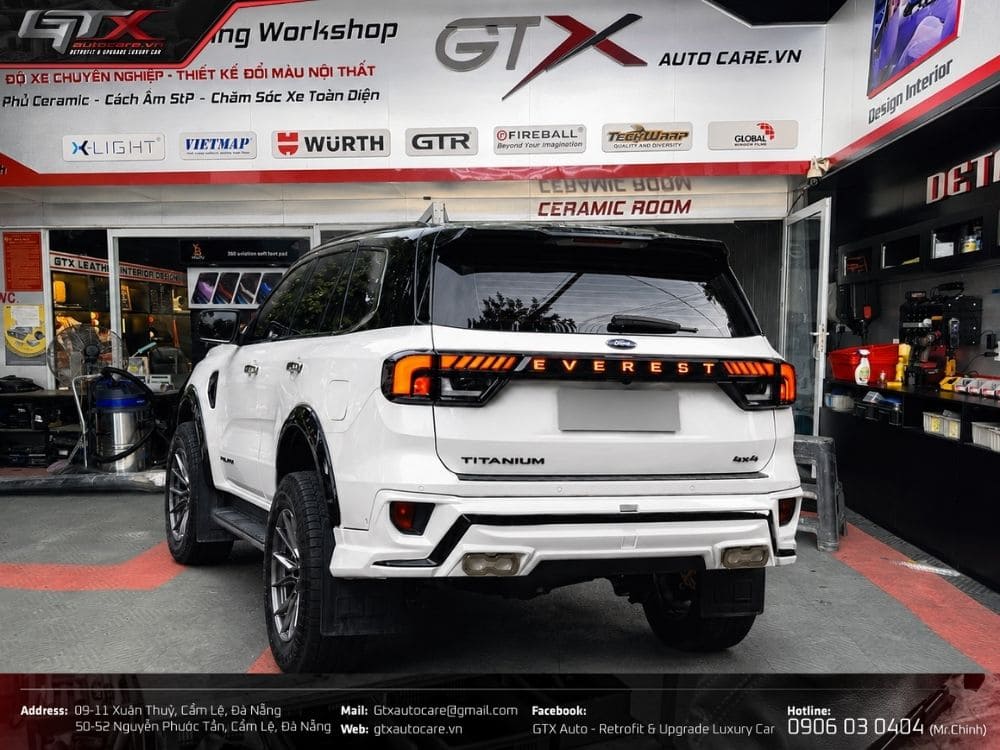 Độ body kit cho Ford Everest tại showroom GTX