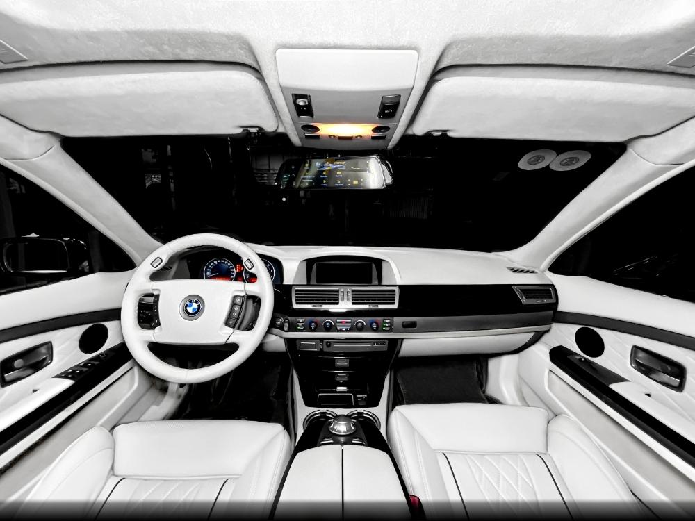 Đổi màu màu trắng nội thất BMW