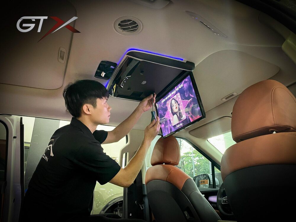 GTX Auto Care- địa chỉ chuyên lắp đặt màn hình uy tín, tay nghề cao