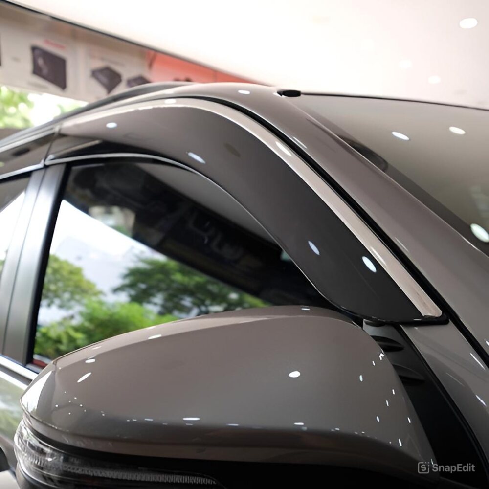 Lắp vè che mưa Fortuner tại GTX Auto Care