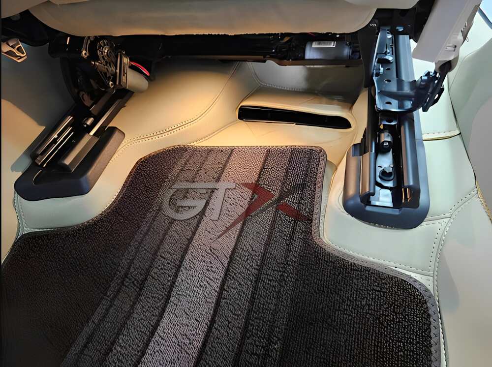 Lót sàn da Rolls Royce