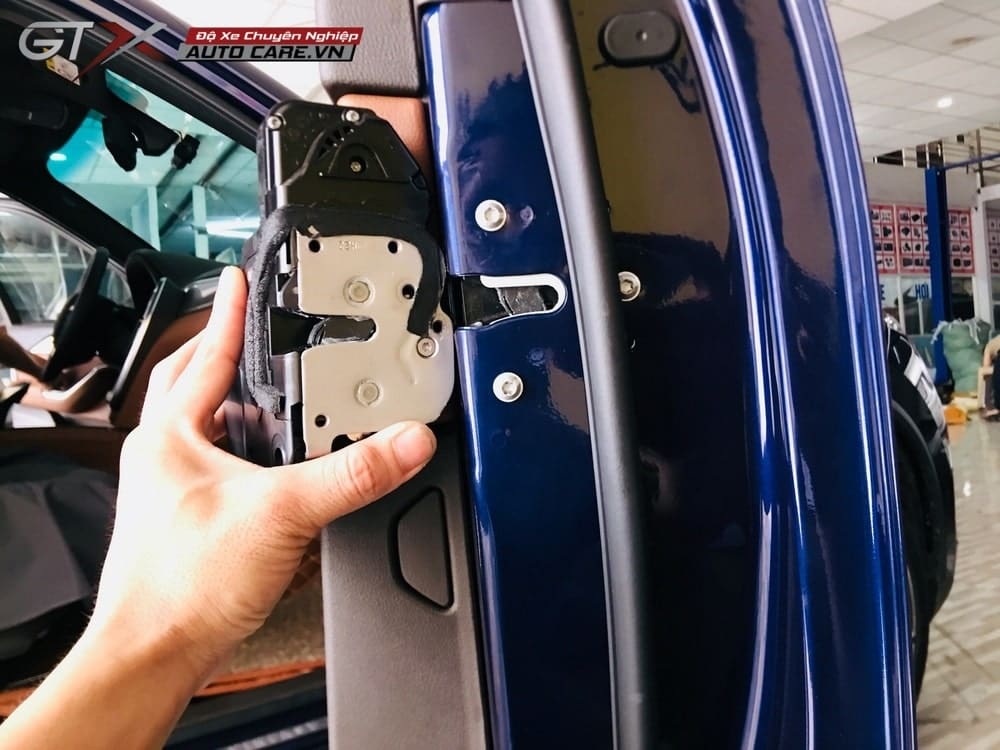 Quy trình lắp đặt cửa hít ô tô tại GTX Auto Care