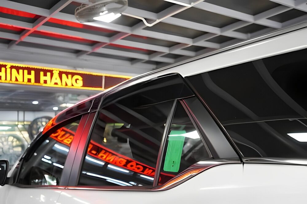 Vè che mưa cho xe Toyota Fortuner 2022 chính hãng