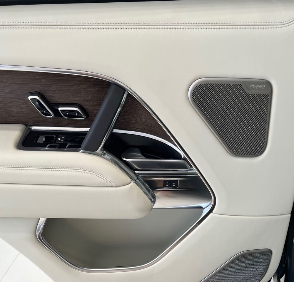 Âm thanh của hệ thống Loa Range Rover