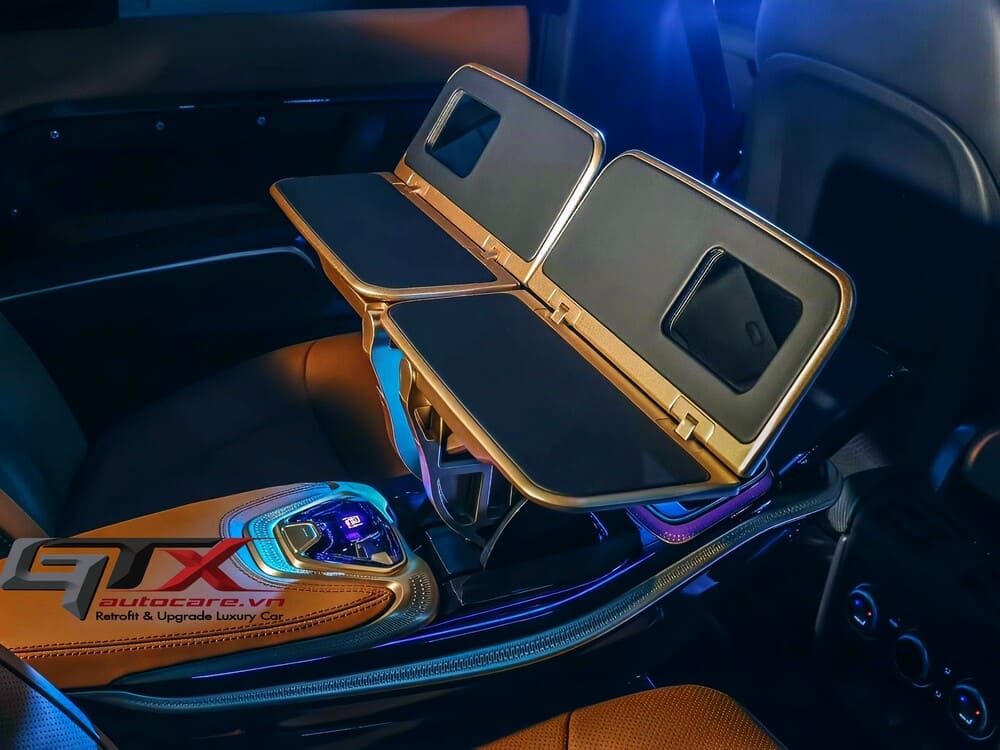 Bàn làm việc tiện nghi