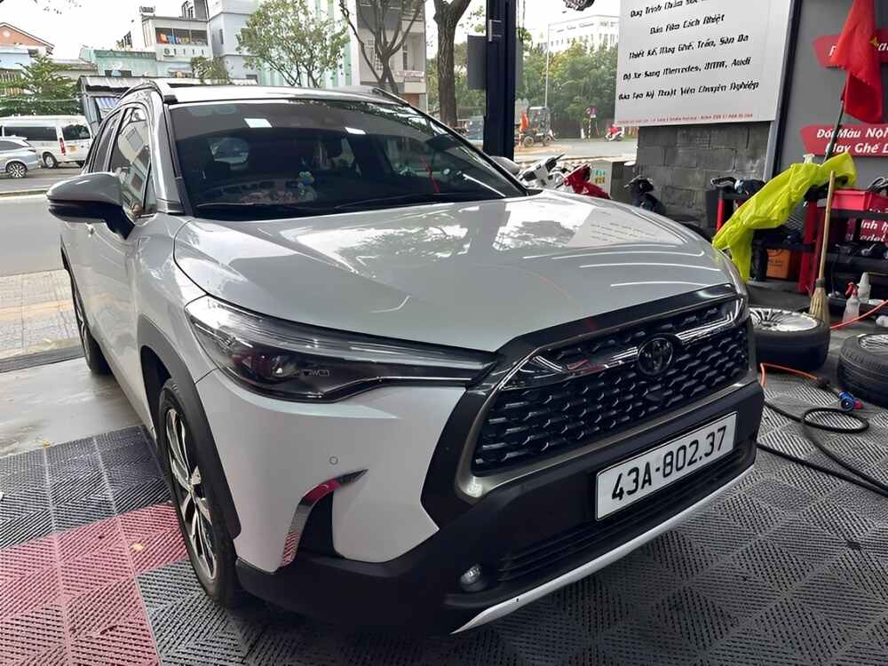 Bảo dưỡng nhựa xe ô tô tránh ảnh hưởng của tia UV
