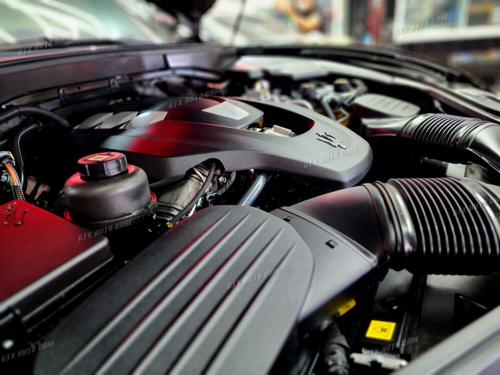 Báo giá vệ sinh khoang máy ô tô