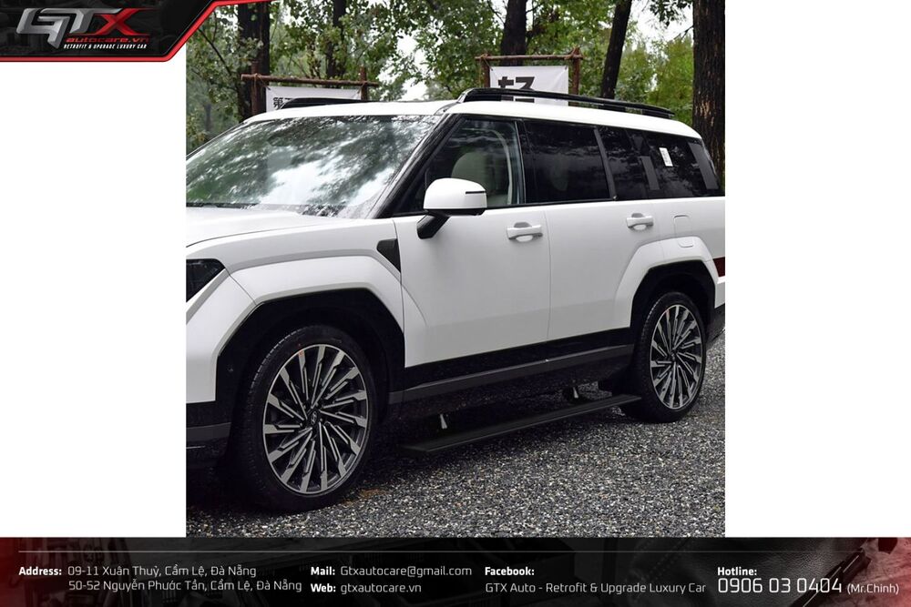 Bệ bước chân SantaFe điện đầy hiện đại và tiện nghi