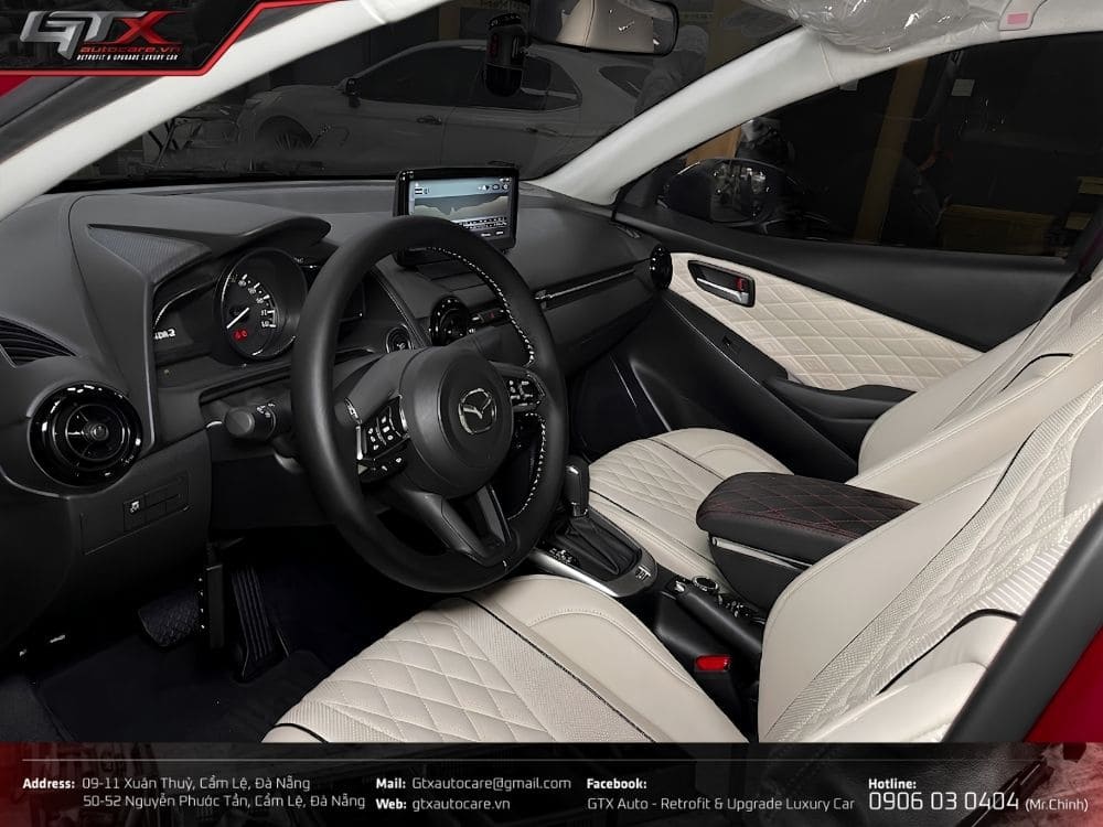 Bệ tỳ tay Mazda 2 sang trọng