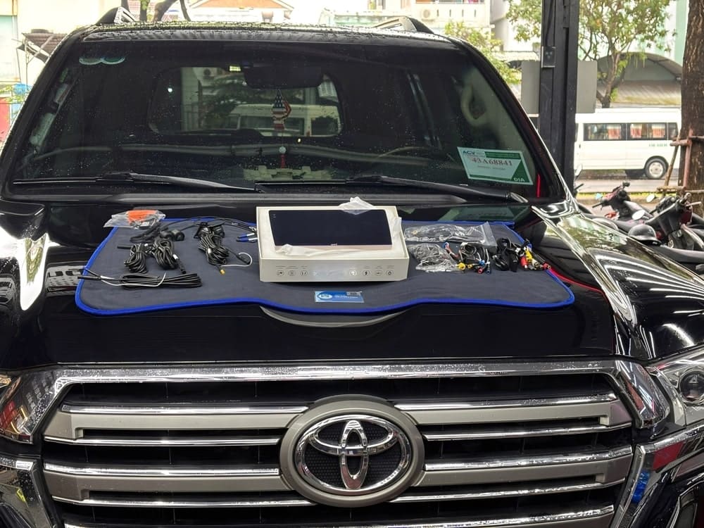 Bộ màn hình và camera 360 cho Toyota