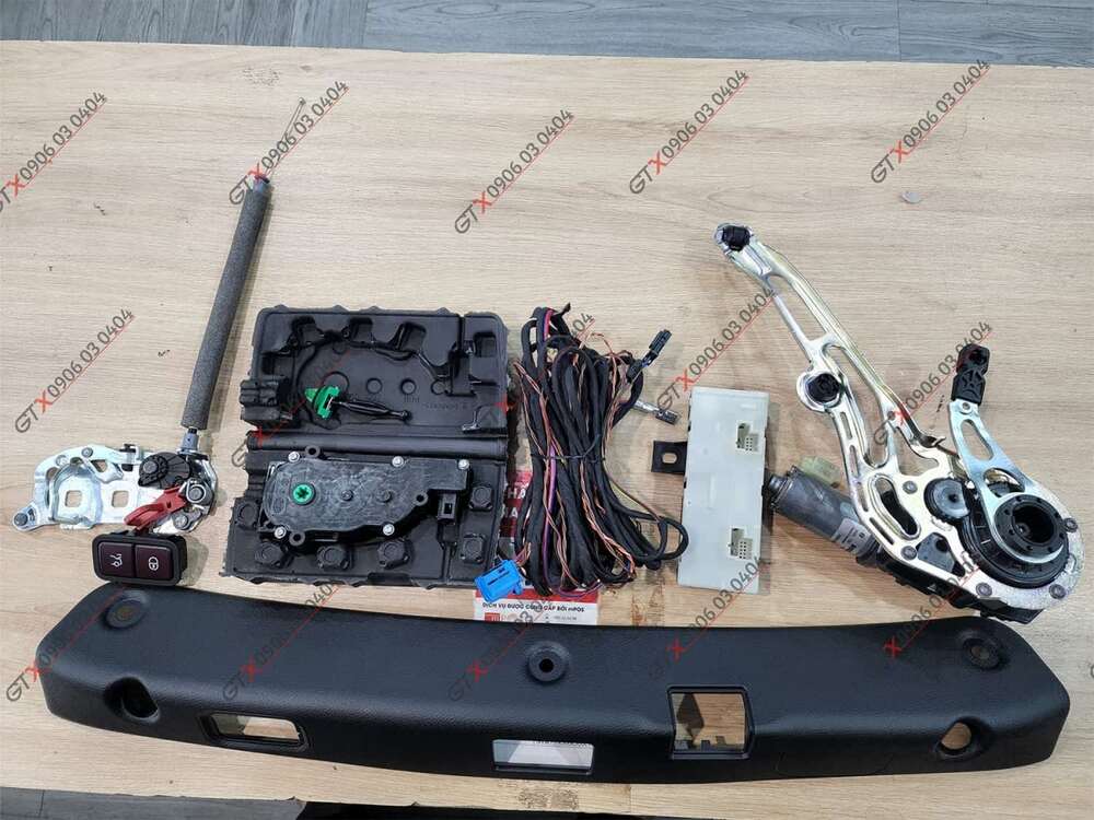 Các bộ phận của cốp điện xe mercedes Các bộ phận của cốp điện xe mercedes