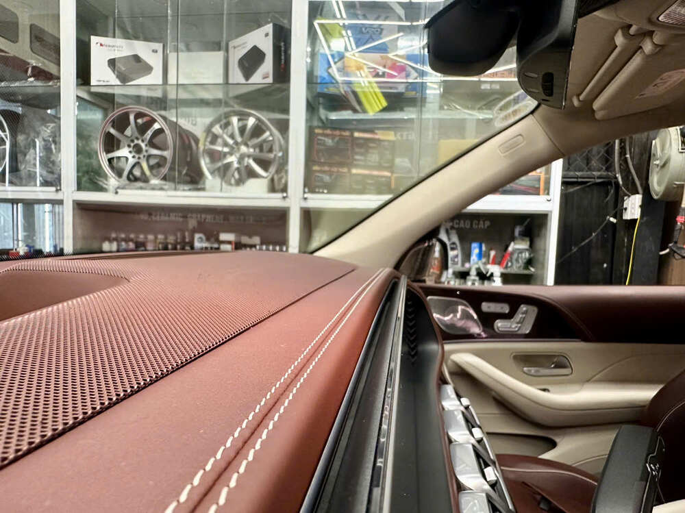  Bọc da bảng taplo cho Mercedes Maybach 