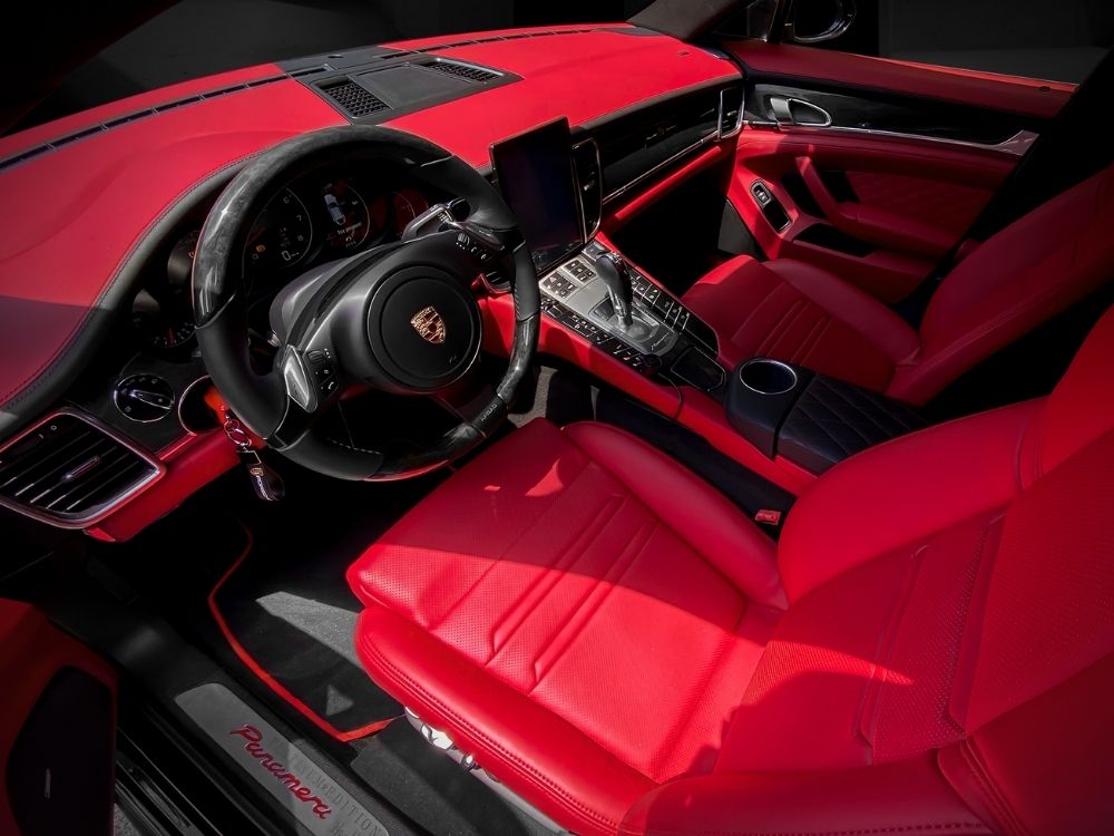 Bọc da đổi màu vô lăng Porsche