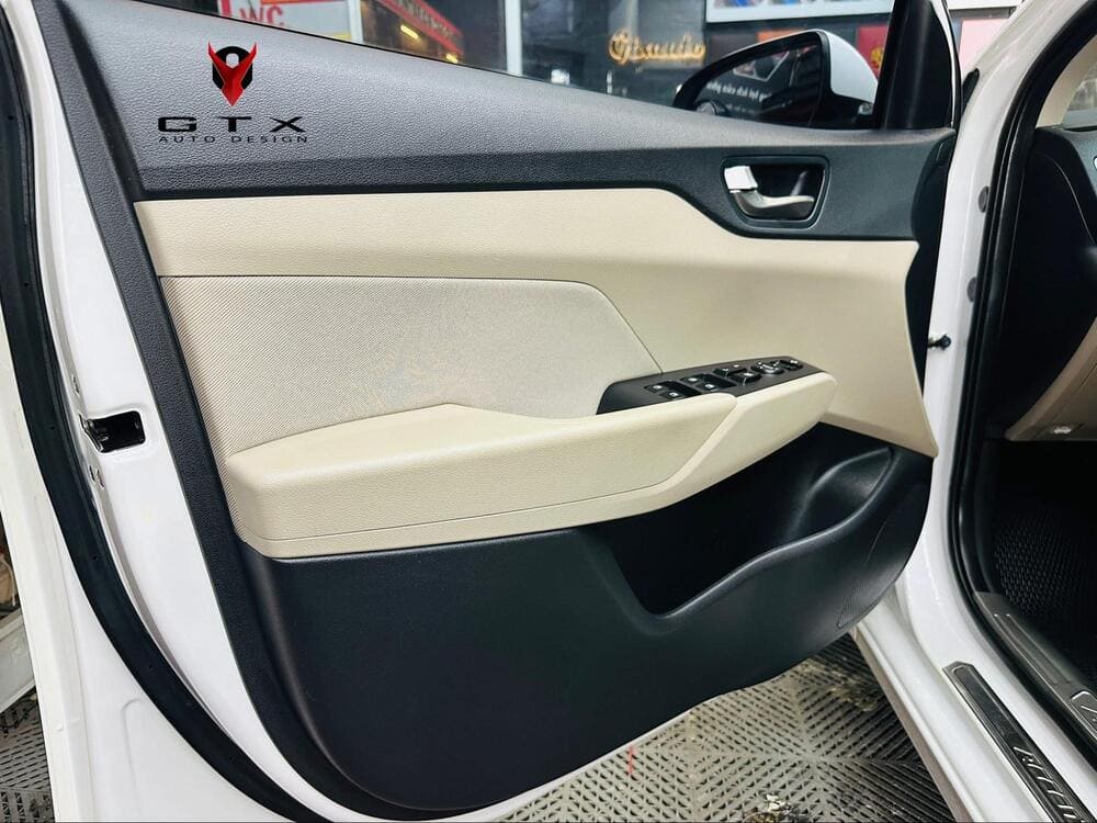Bọc da nappa luxury cho tapi cửa xe Santafe 
