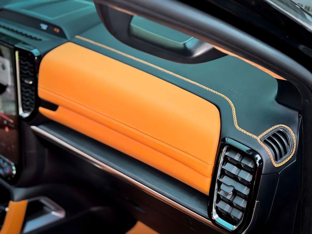 Bọc da super nappa cho taplo xe Everest