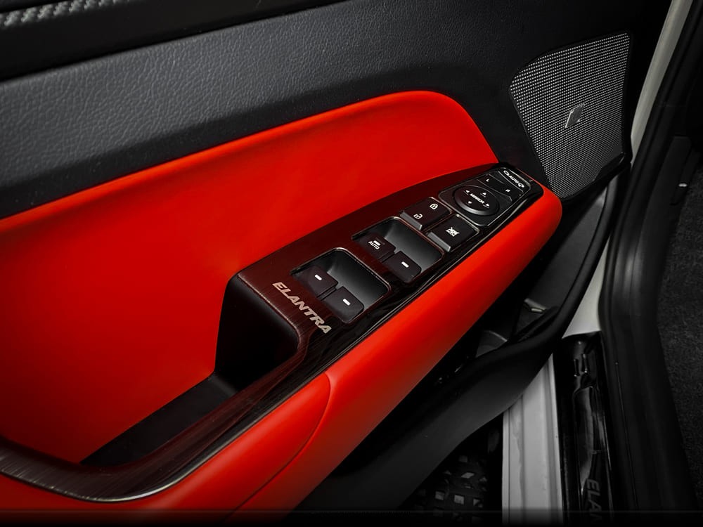 Bọc da tapi cửa xe Elantra