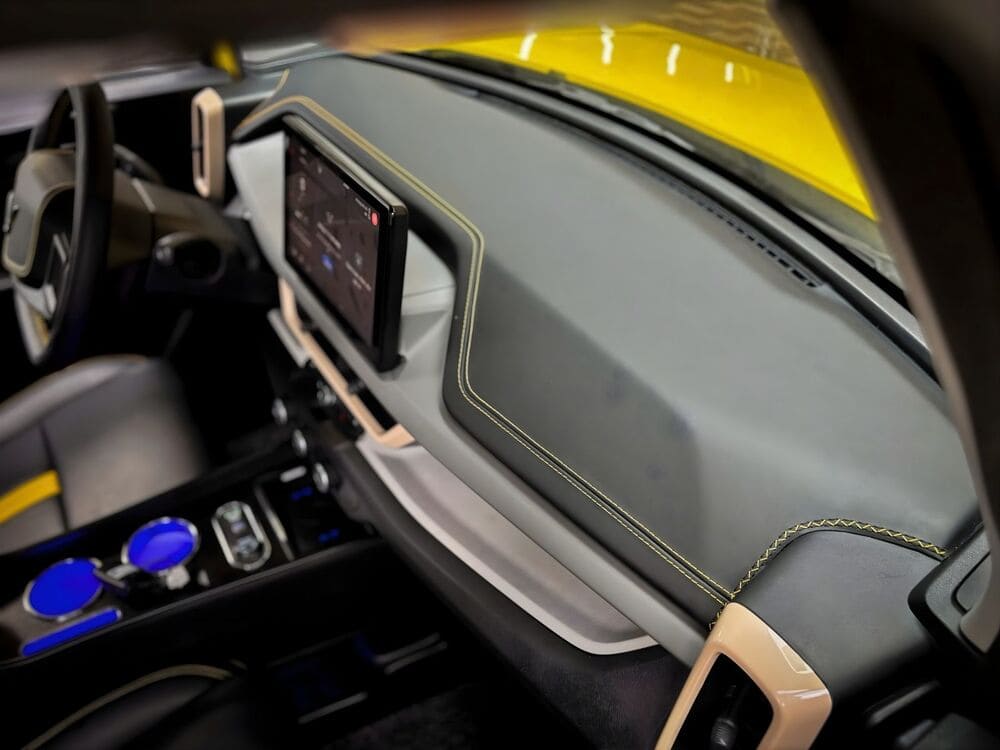 Bọc da taplo cho xe VF3