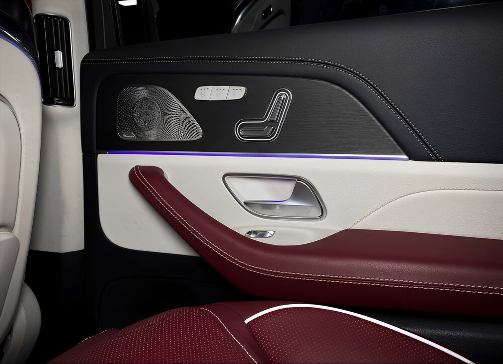 Bọc da tappi cho cửa xế hộp Maybach