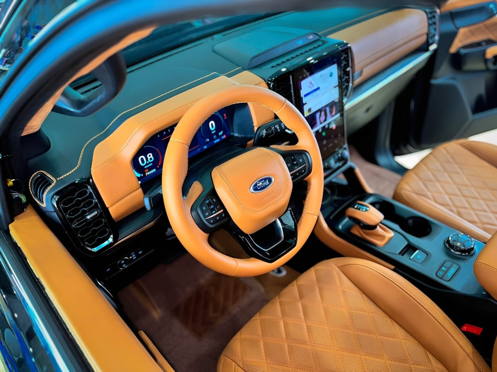 Bọc da vô lăng cho xe Everest