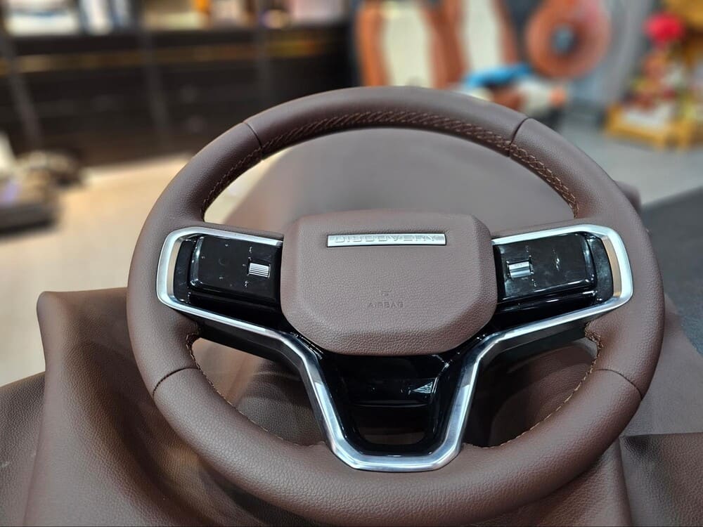 Bọc da vô lăng cho xe Range Rover tại GTX Auto Care