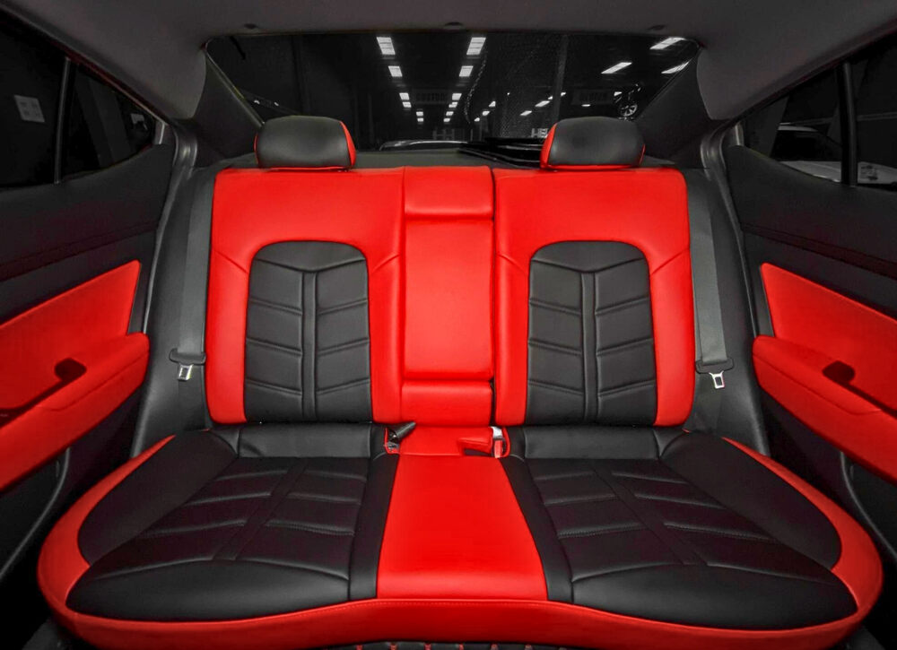 Bọc ghế da Hyundai Accent màu đỏ - đen cá tính