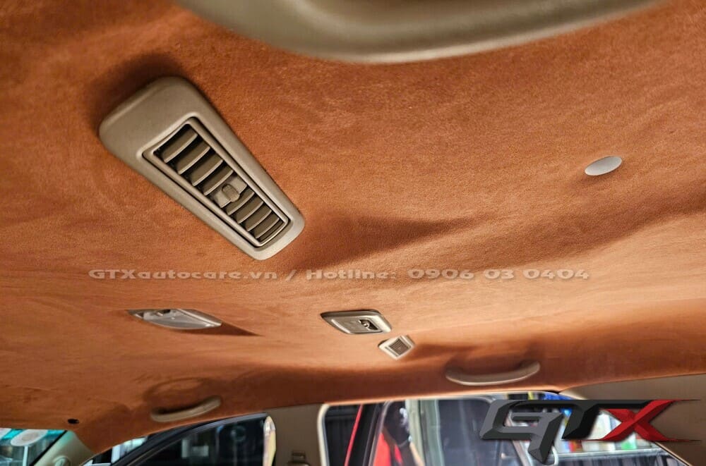 Bọc trần chất liệu da lộn trên xe ô tô