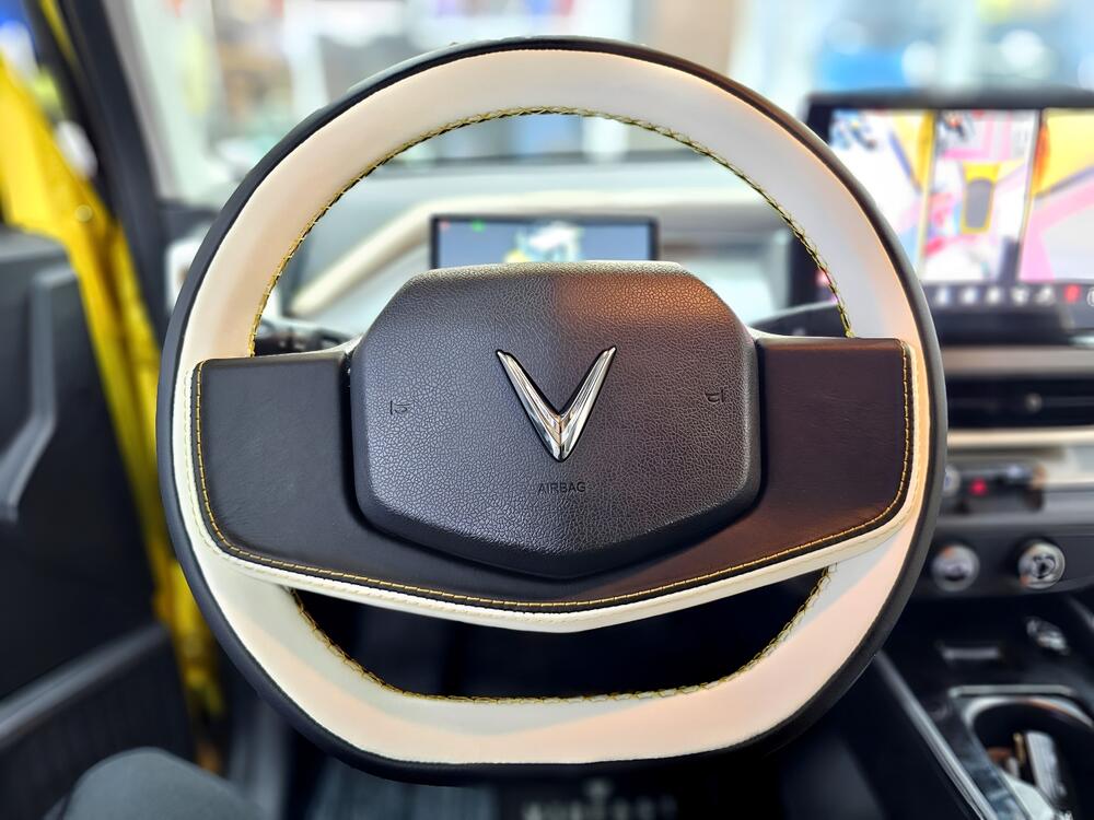 Độ vô lăng VF3