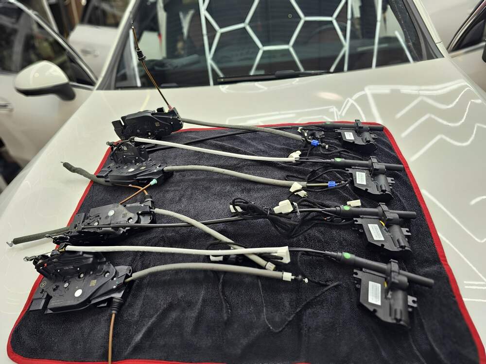 Các bộ phận của cửa hít ô tô