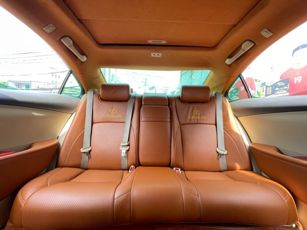   Các chi tiết nội thất Lexus đổi màu đồng bộ