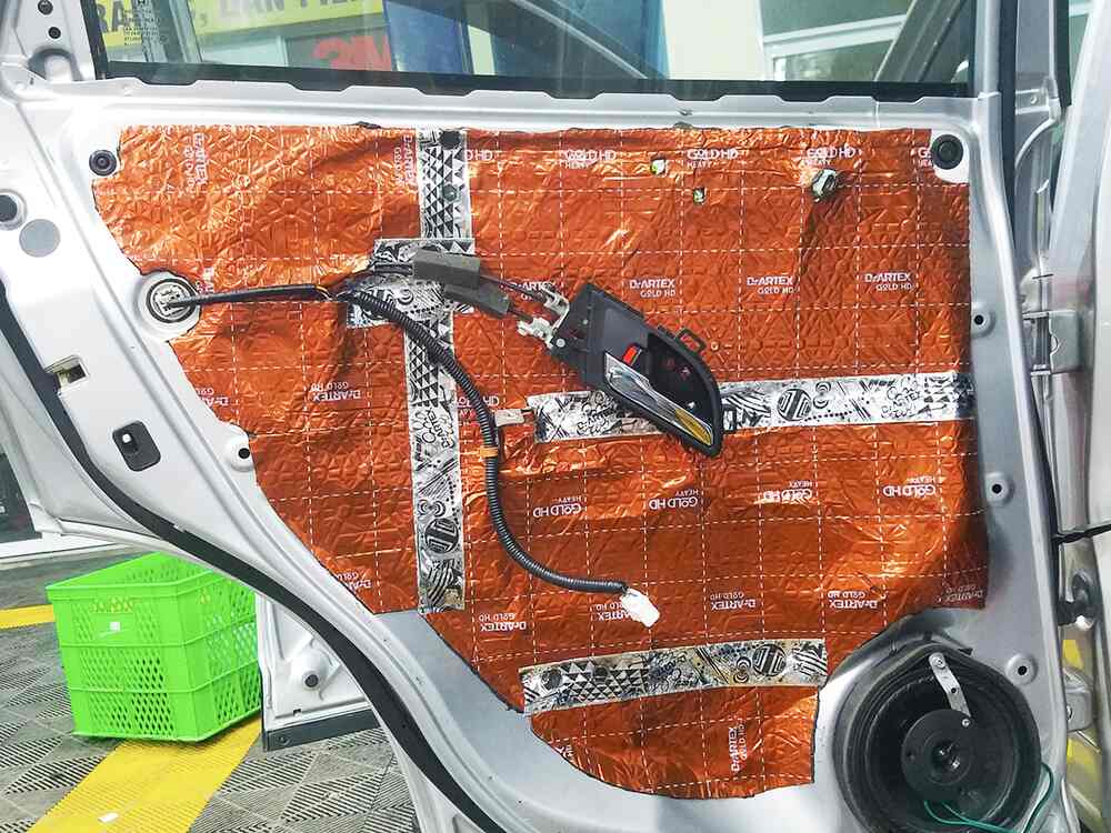Cách âm cửa xe ô tô