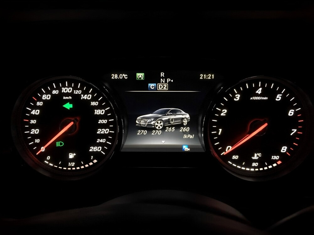 Cảm biến áp suất lốp của xe Mercedes C250