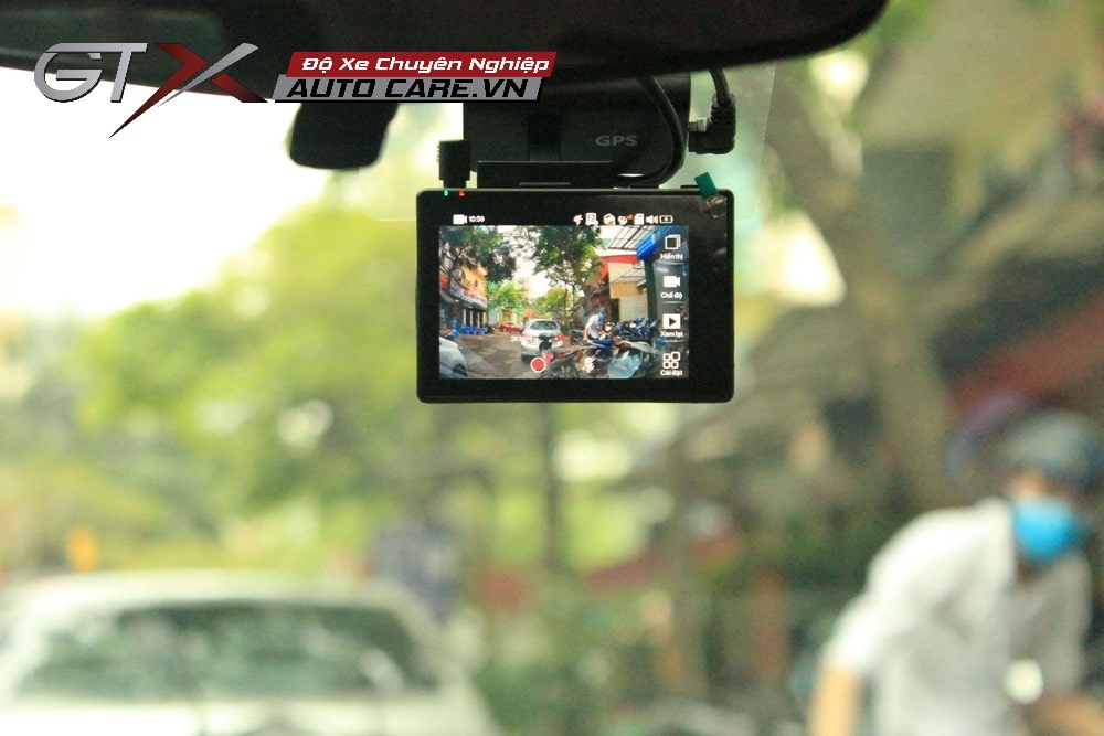 Camera hành trình lưu giữ khoảnh khắc đẹp