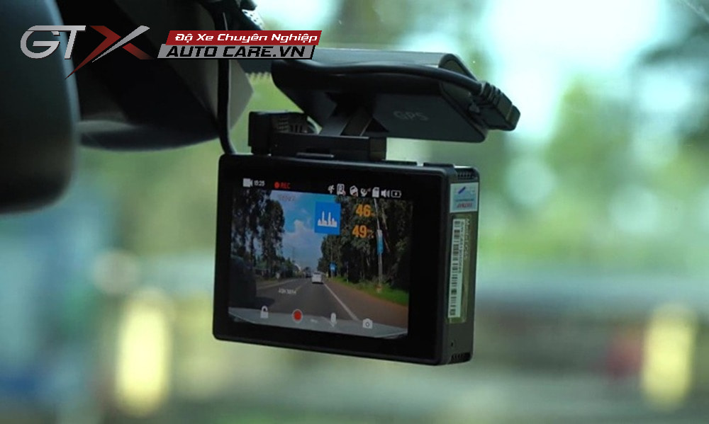 Tính năng bảo vệ của camera hành trình Mercedes  