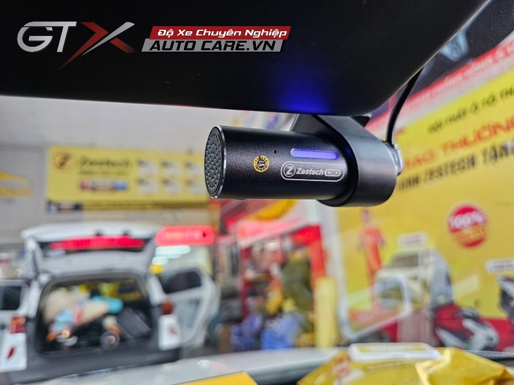 Camera giám sát hành trình Zestech D10 Mercedes