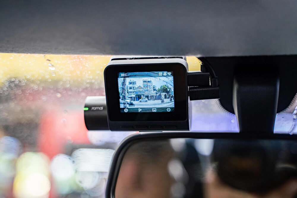 Camera tích hợp màn hình